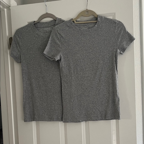 Banana Republic Tops - Banana Republic Heather Gray Ribbed Tee